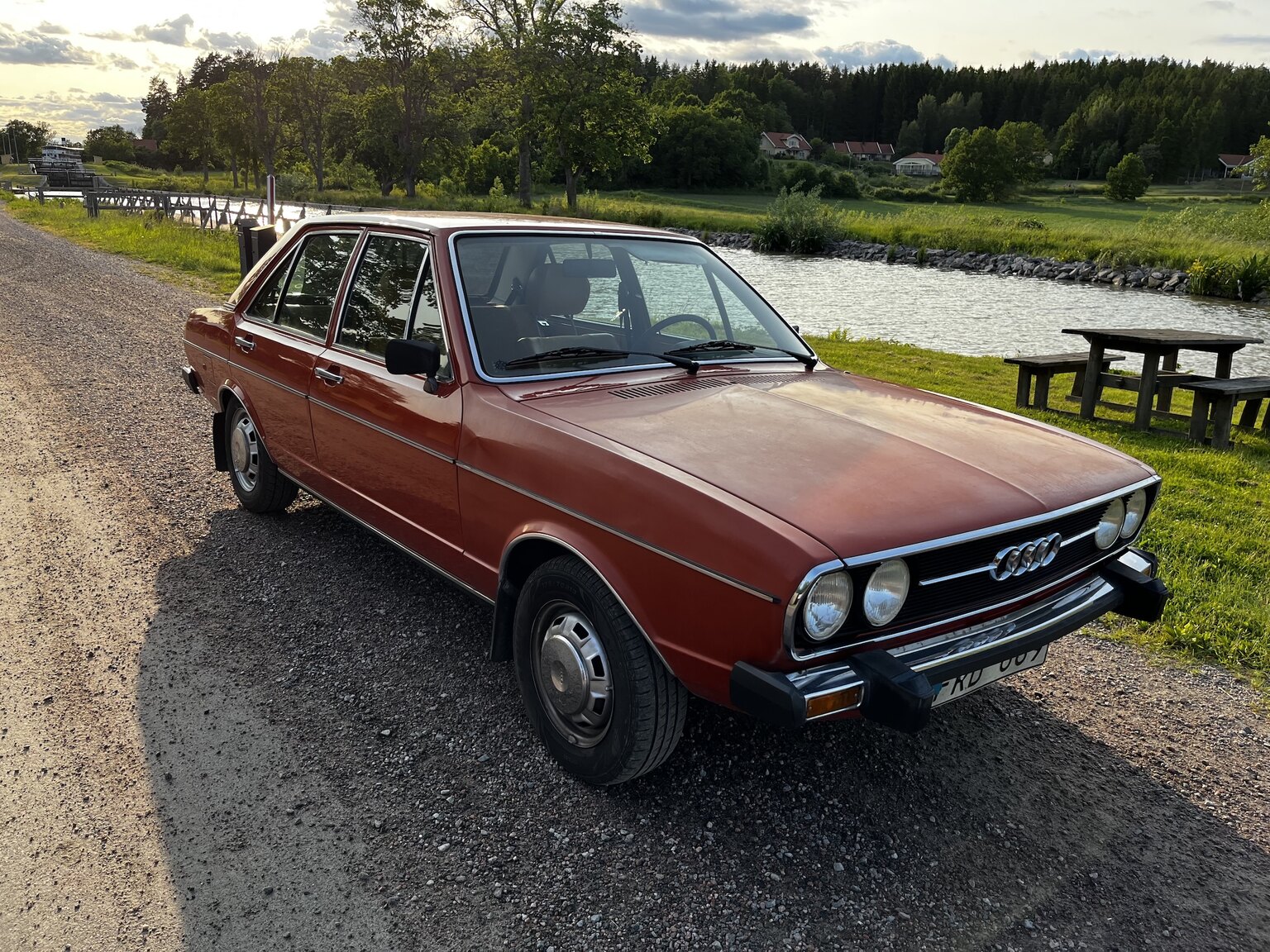 Exterior image of 1976 Audi 80 GL B1 