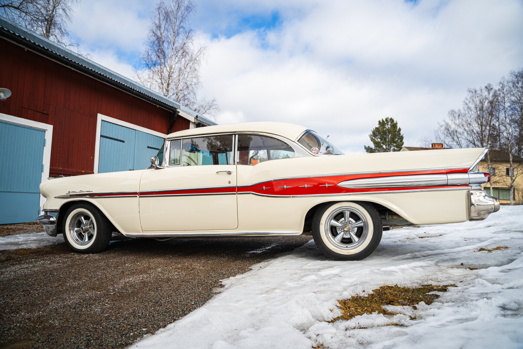 Exteriörbild på 1957 Pontiac Star Chief