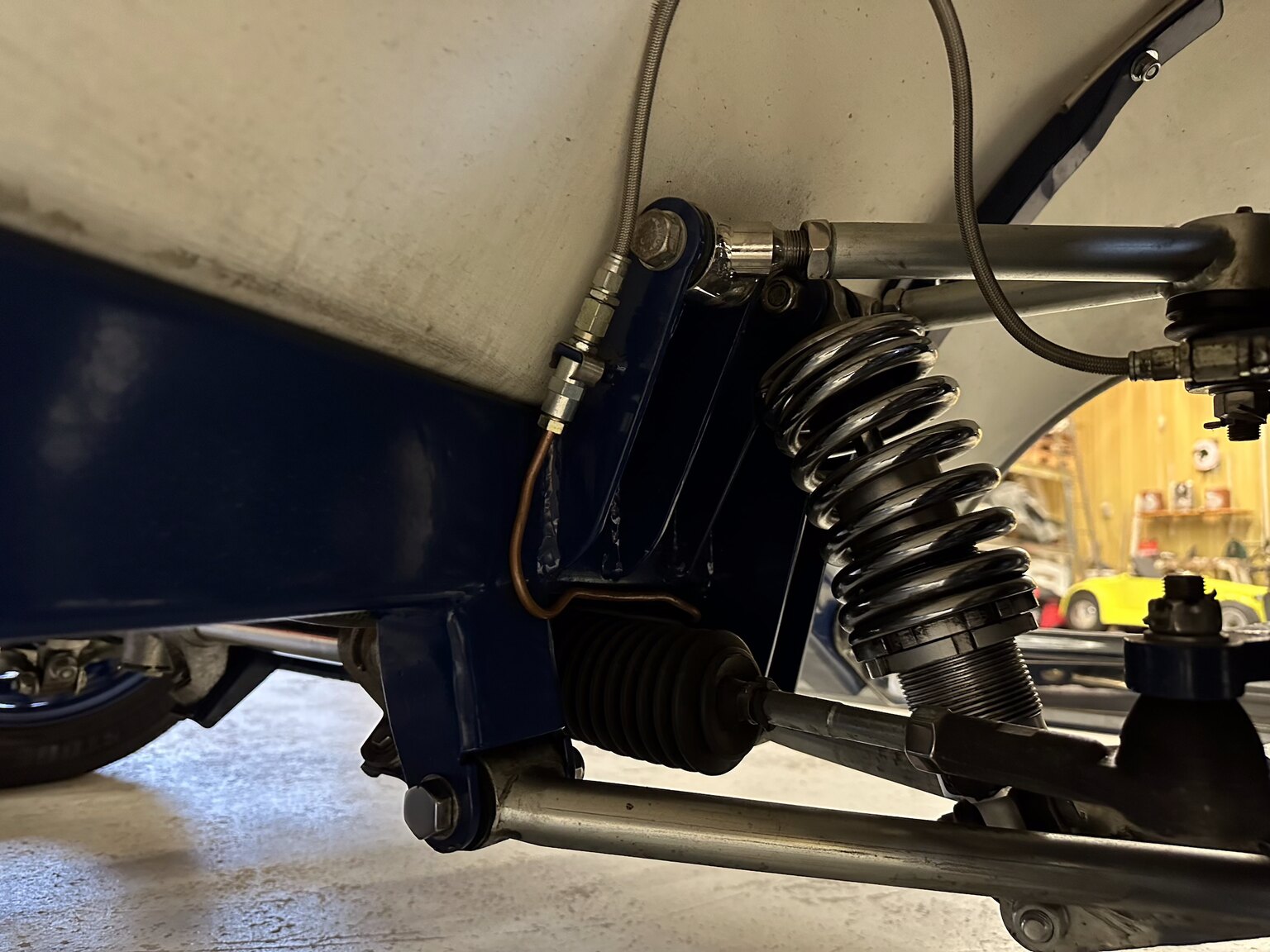 Image of 1932 Custom Ford Rod White Ice mechanics