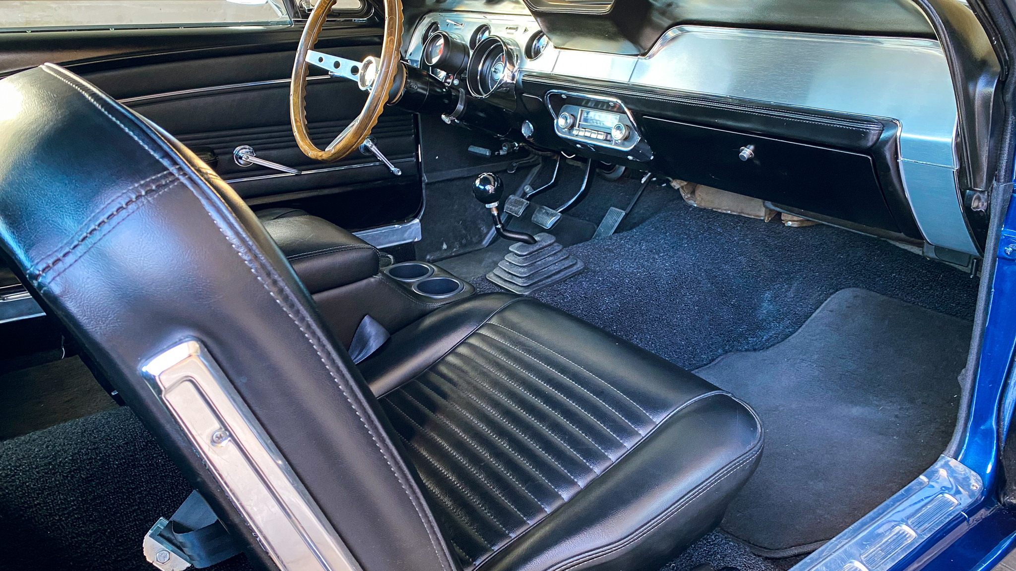 Innenraumfoto von 1967 Ford Mustang 305ci HT (20)