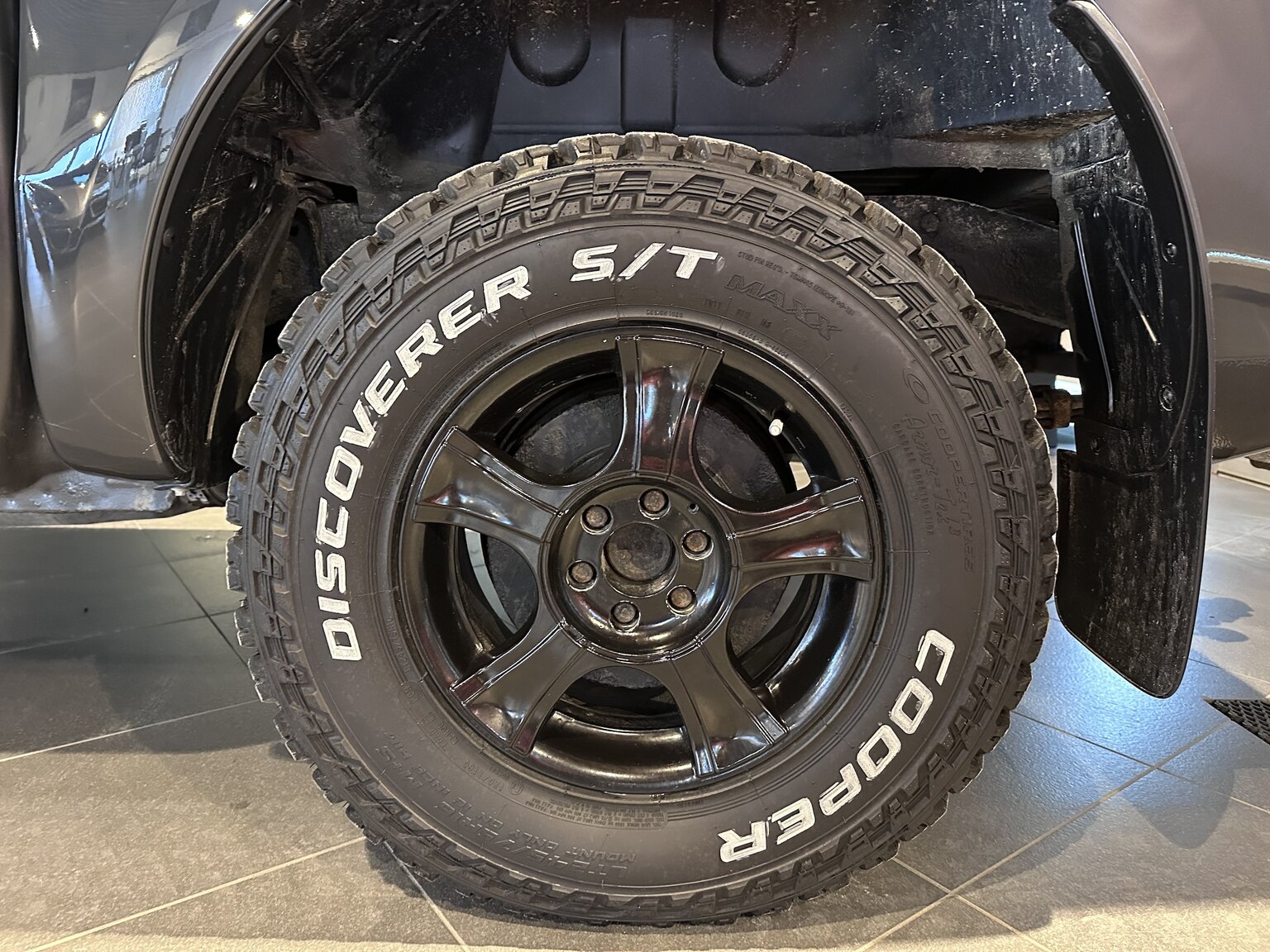 Exteriörbild på 2006 Nissan Navara A-traktor (9)