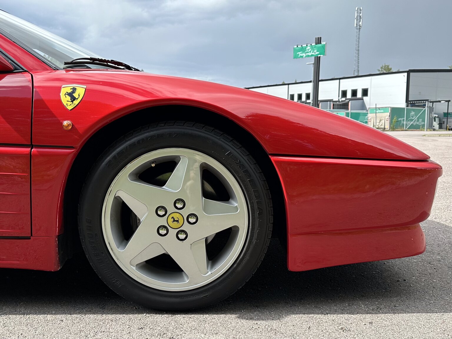 Exterior image of 1990 Ferrari 348 (48)