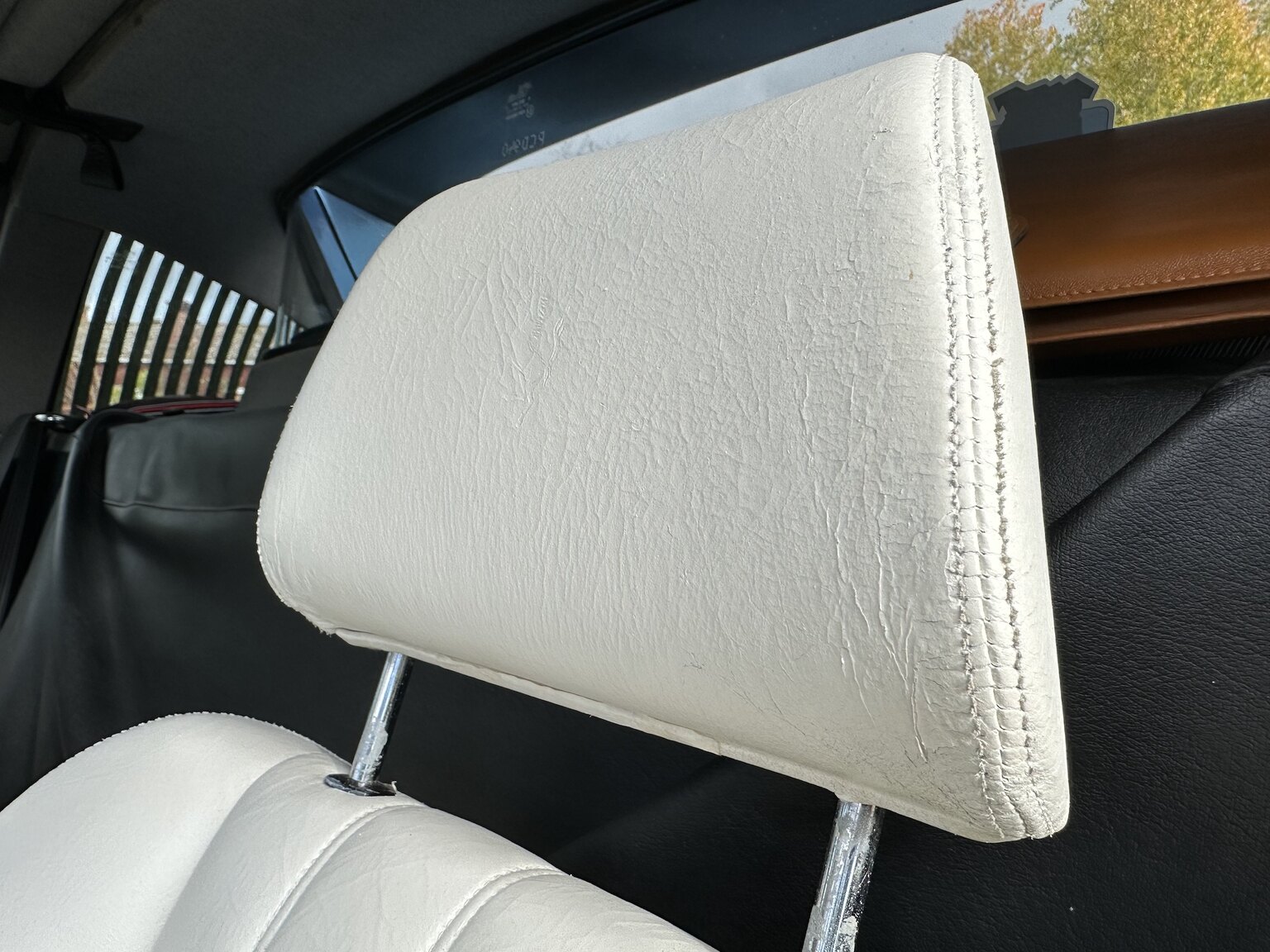 Interiörbild 1986 Ferrari 328 GTS