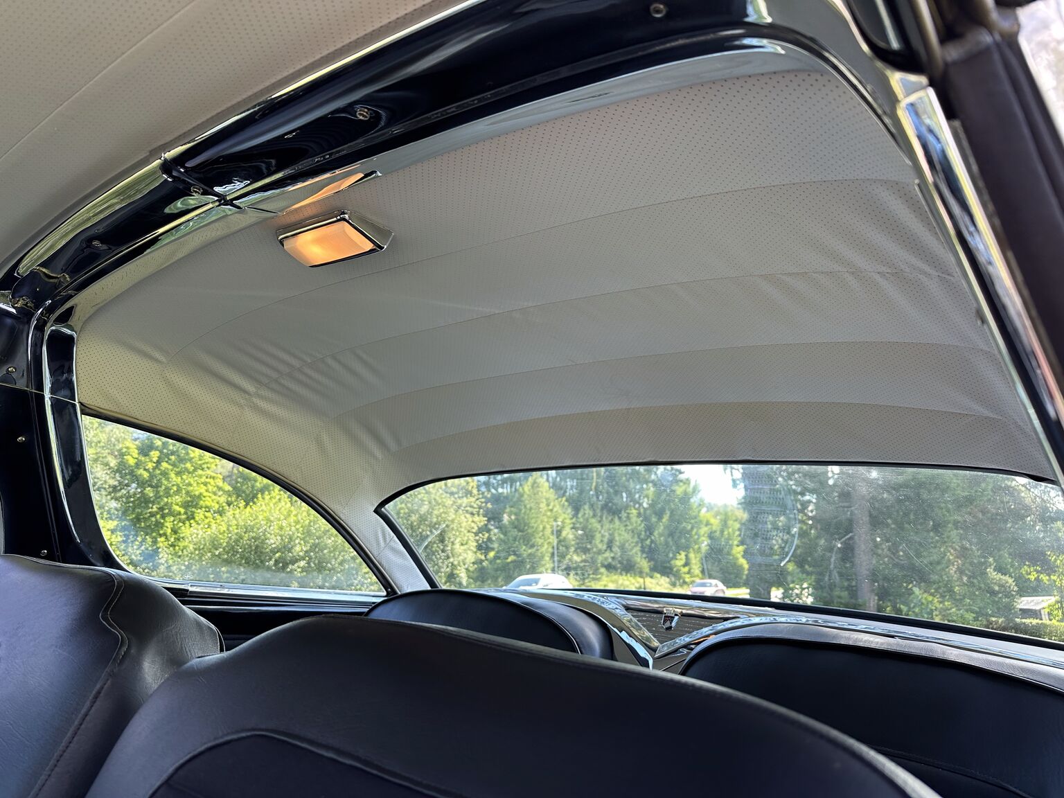 Innenraumfoto von 1955 Ford Fairlane Crown Victoria
