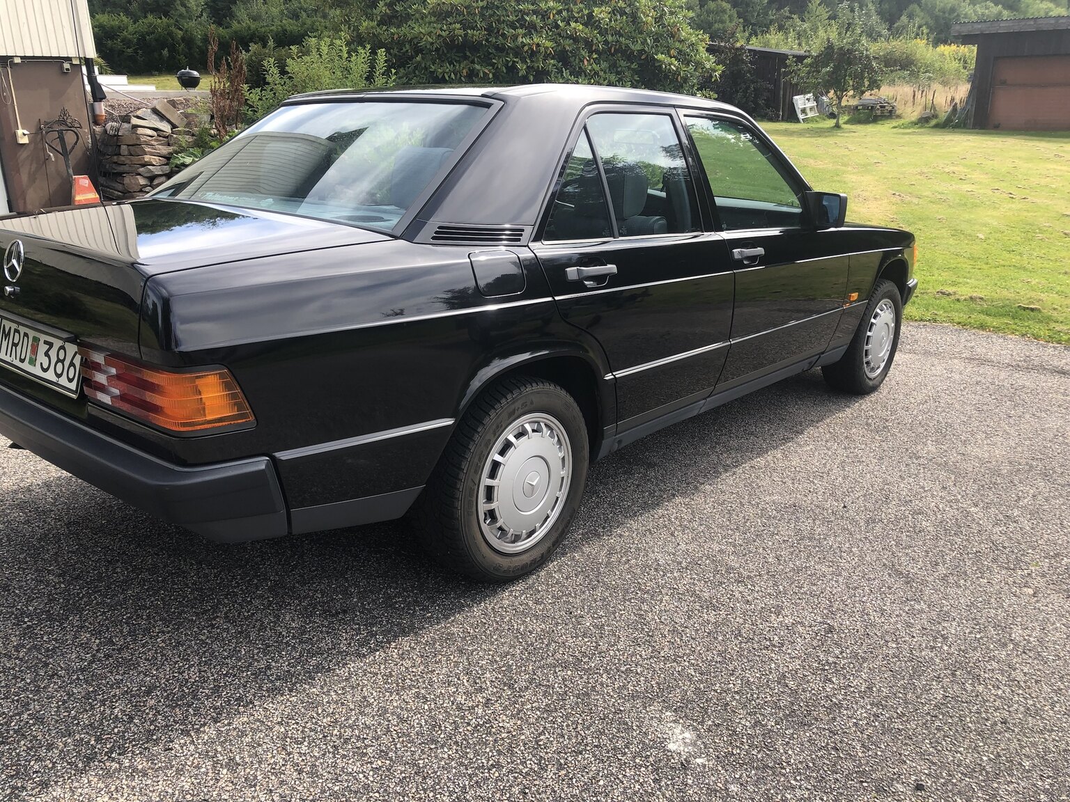 Exteriörbild på 1986 Mercedes-Benz 190E