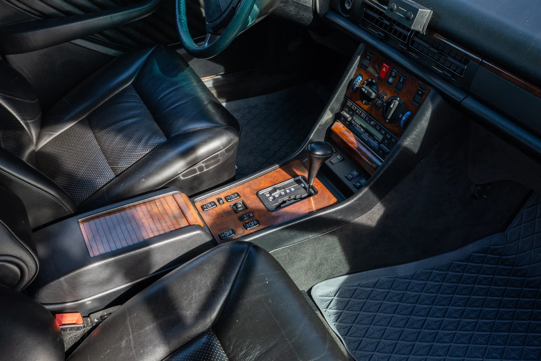 Innenraumfoto von 1989 Mercedes-Benz 560 SEL (12)