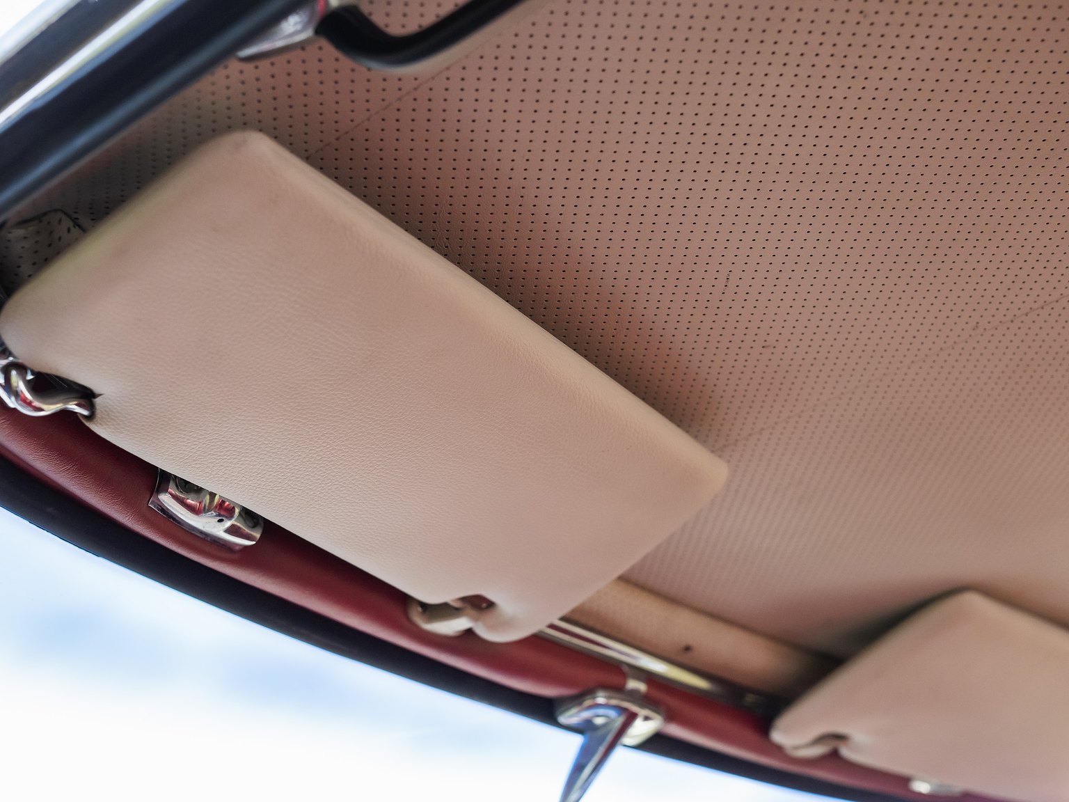 Innenraumfoto von 1966 Mercedes-Benz 230 SL "Pagoda"