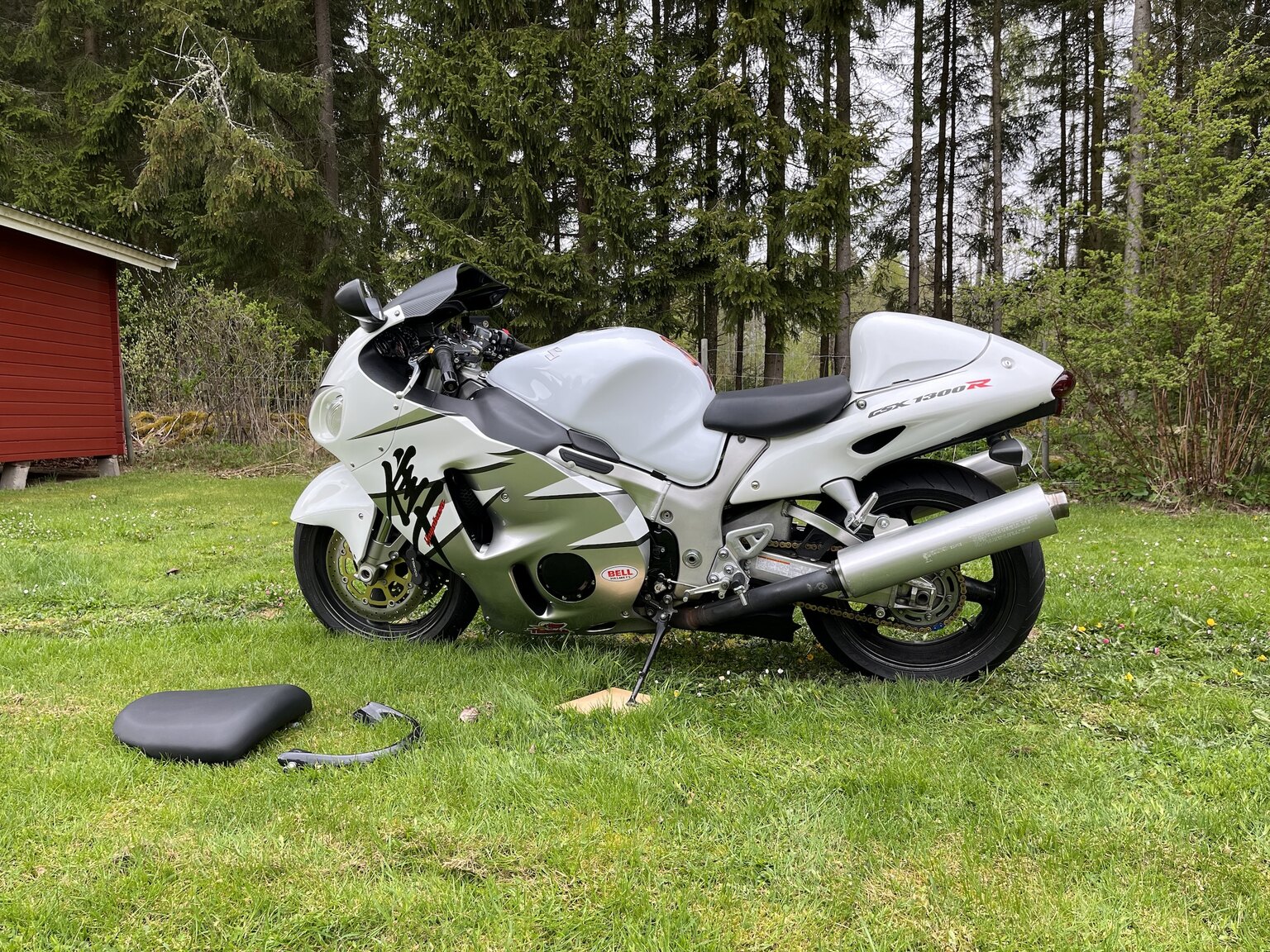 Exteriörbild på 1999 Suzuki GSX1300R Hayabusa (4)