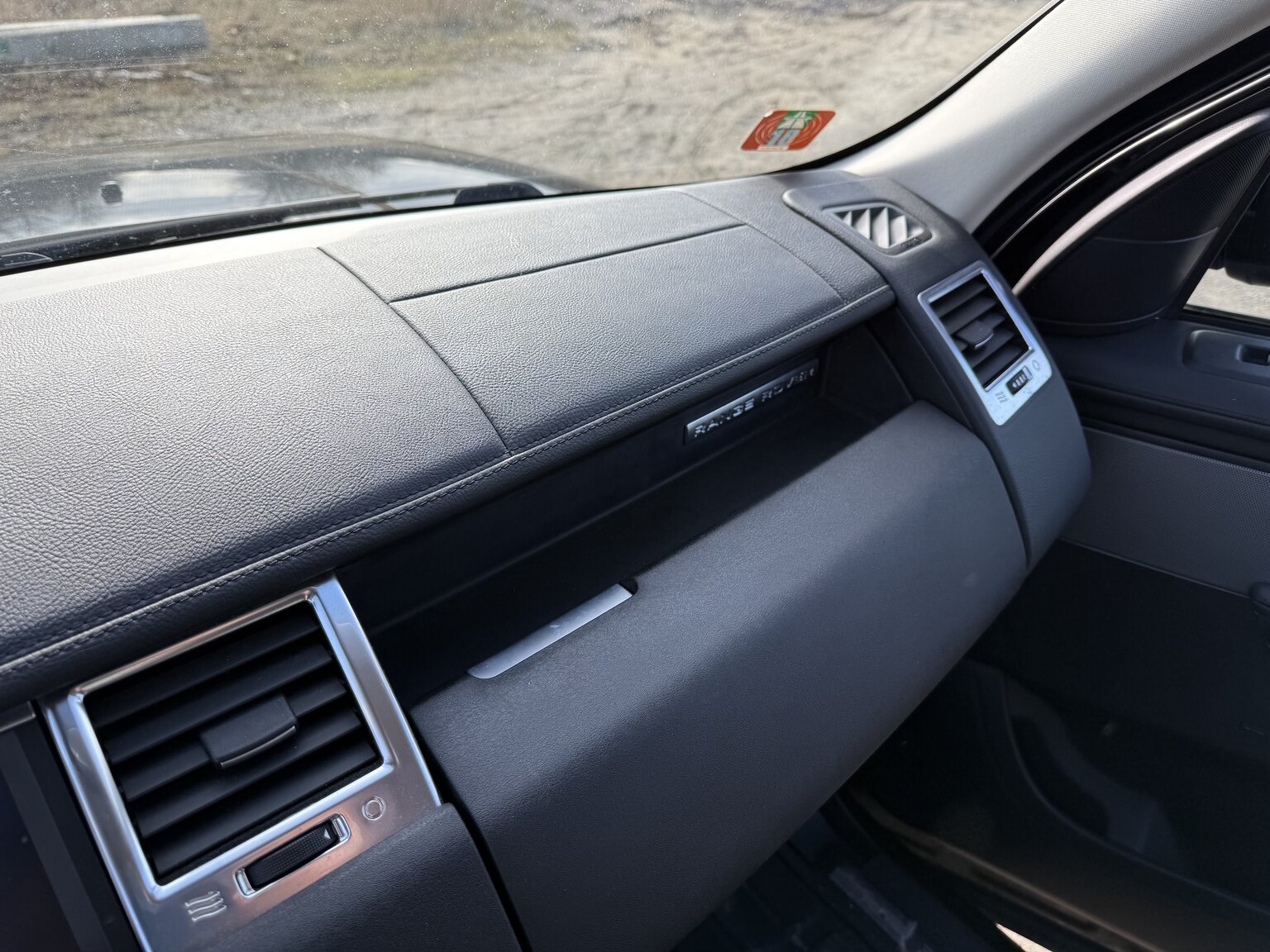 Interiörbild 2012 Land Rover Range Rover Sport V8
