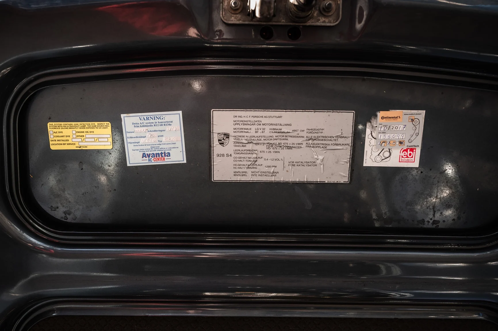 Image of 1988 Porsche 928 S4 mechanics (10)