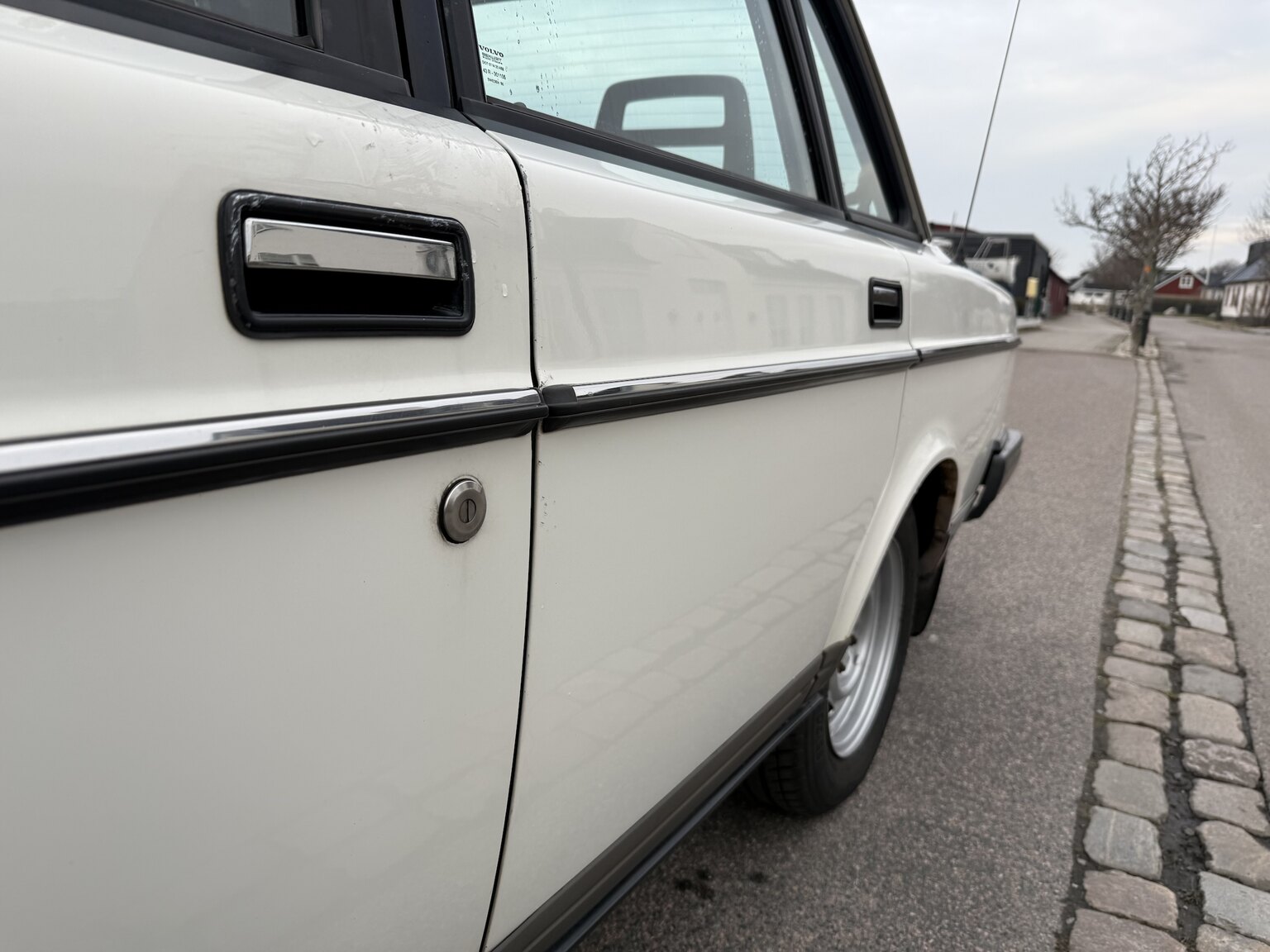 Exteriörbild på 1991 Volvo 240 GL Automat (18)