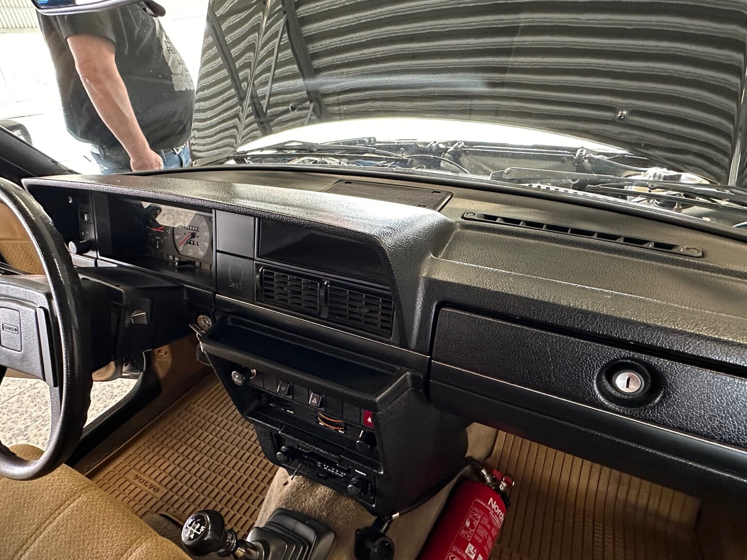 Innenraumfoto von 1986 Volvo 240 DL