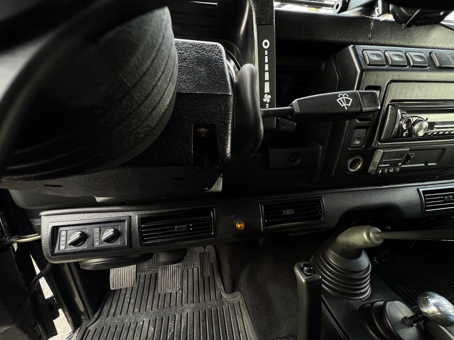 Interior image of 2002 Land Rover Defender 90 2.5 Td5