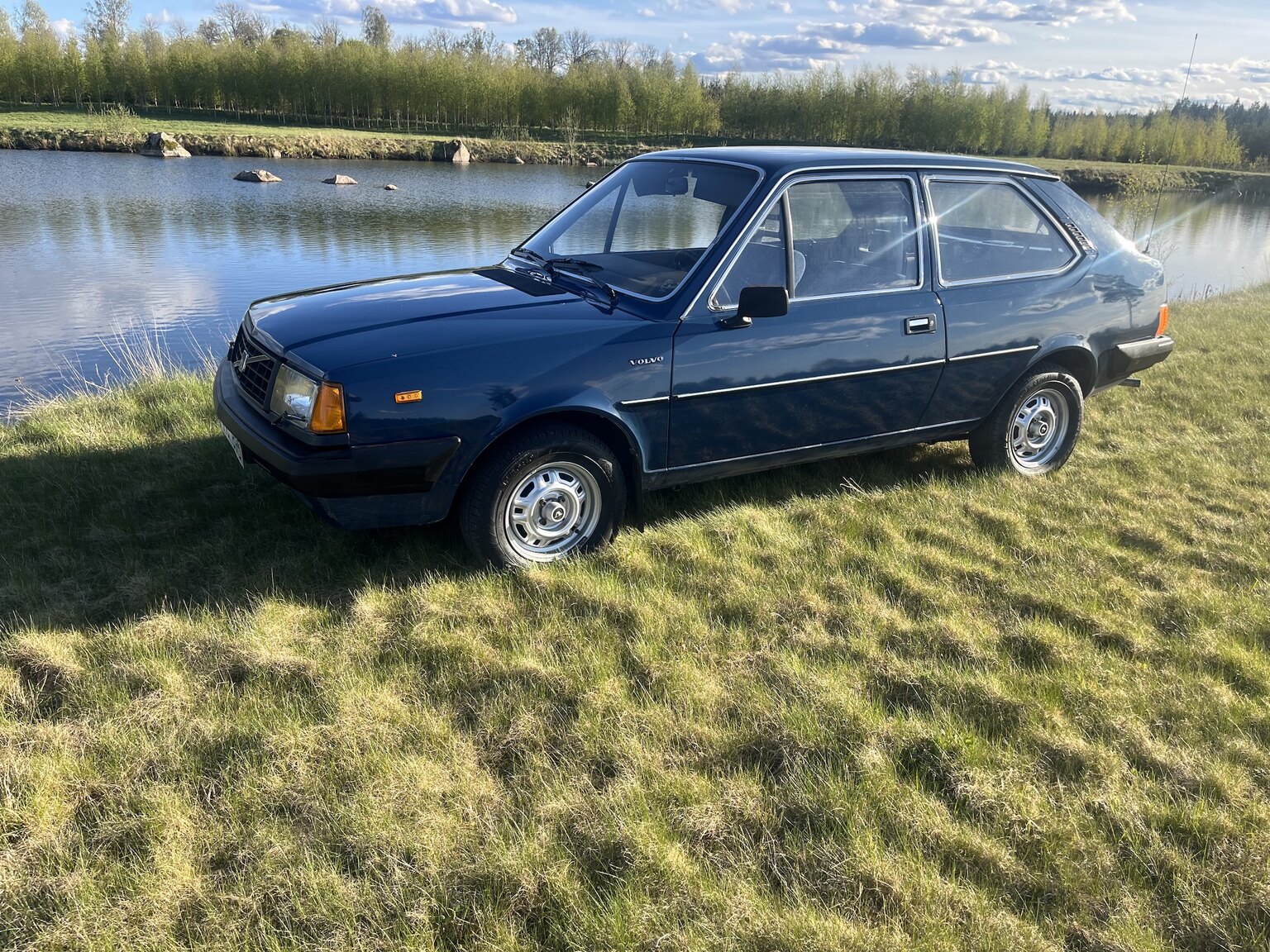 Exterior image of 1983 Volvo 340 (6)