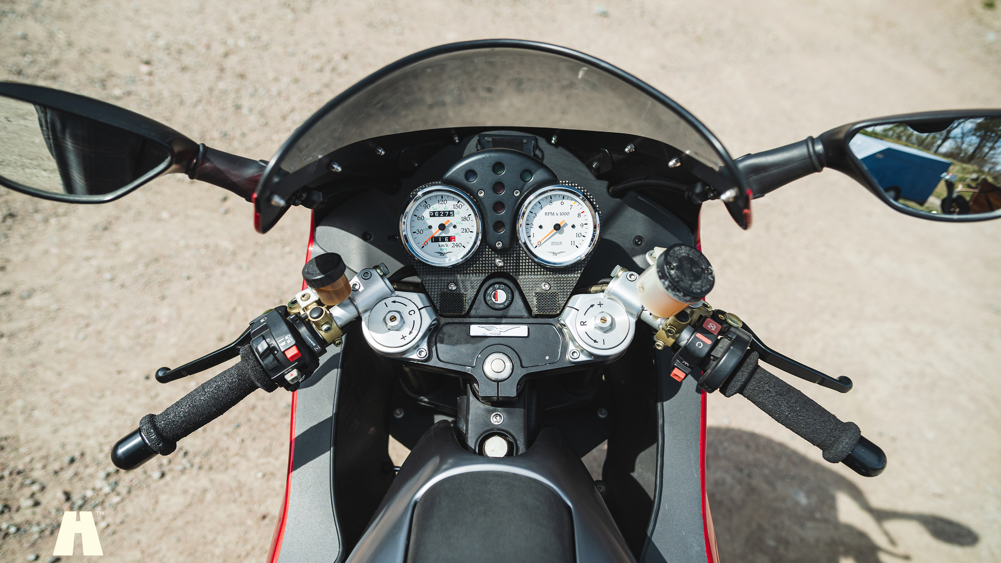 Aussenfoto 2002 Moto Guzzi V11 Le Mans (60)