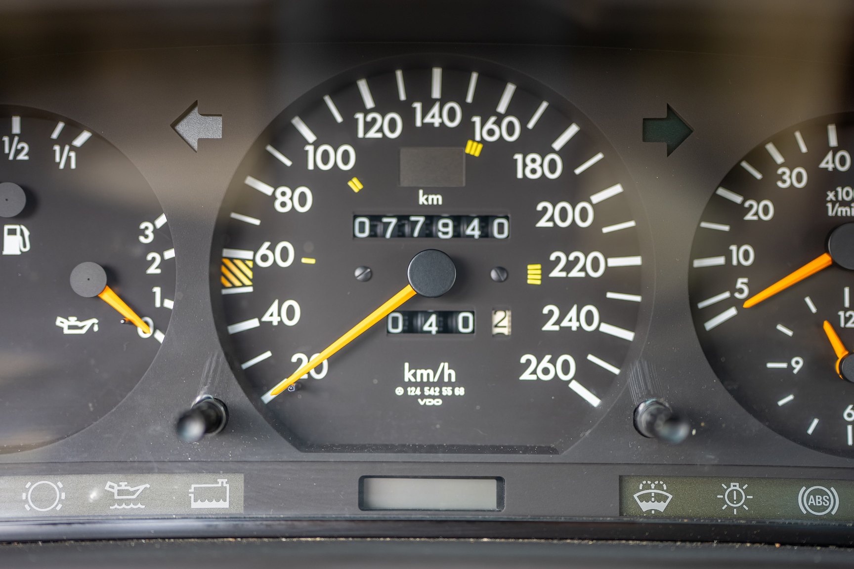 Interiörbild 1992 Mercedes-Benz 300 CE-24