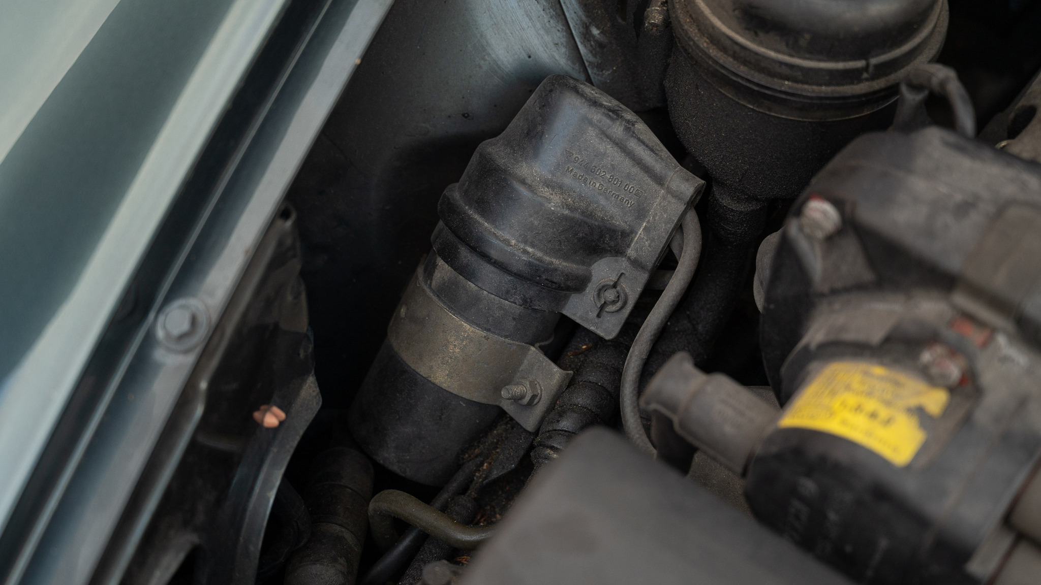 Image of 1995 Porsche 968 mechanics