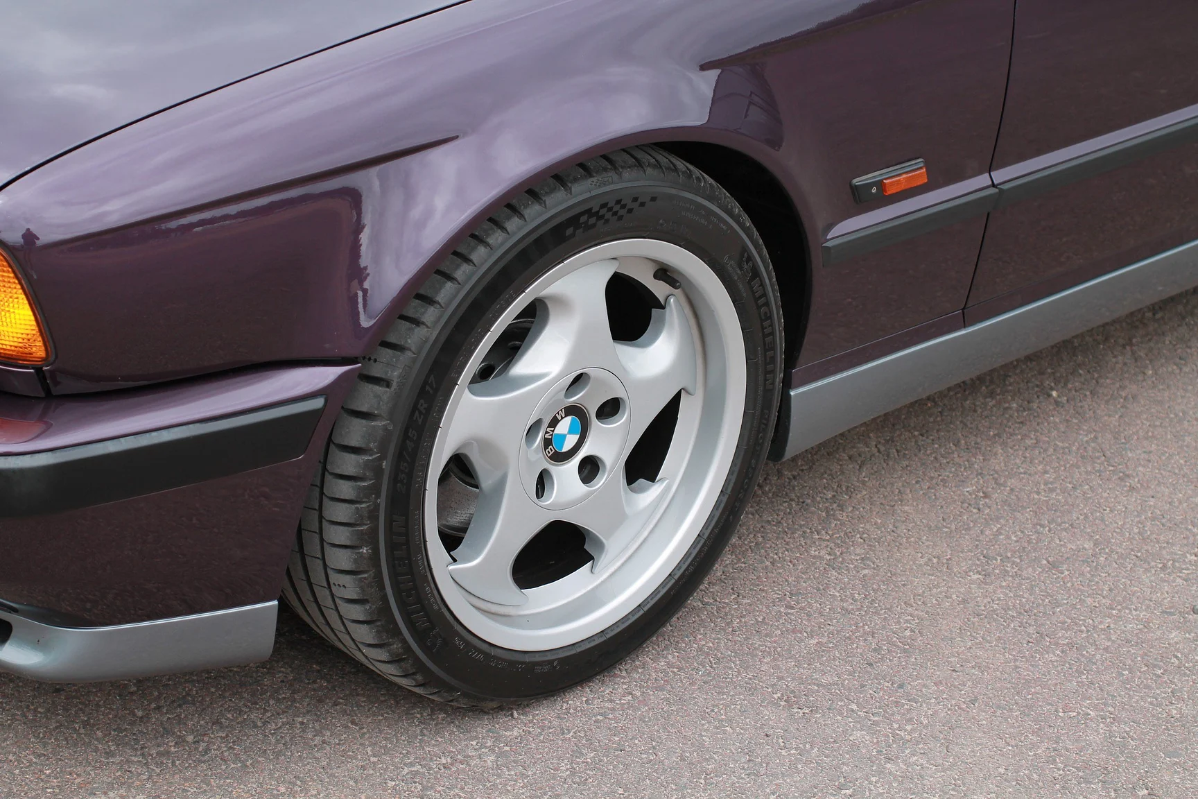 Exteriörbild på 1993 BMW M5 Touring 3.8 Manual (13)
