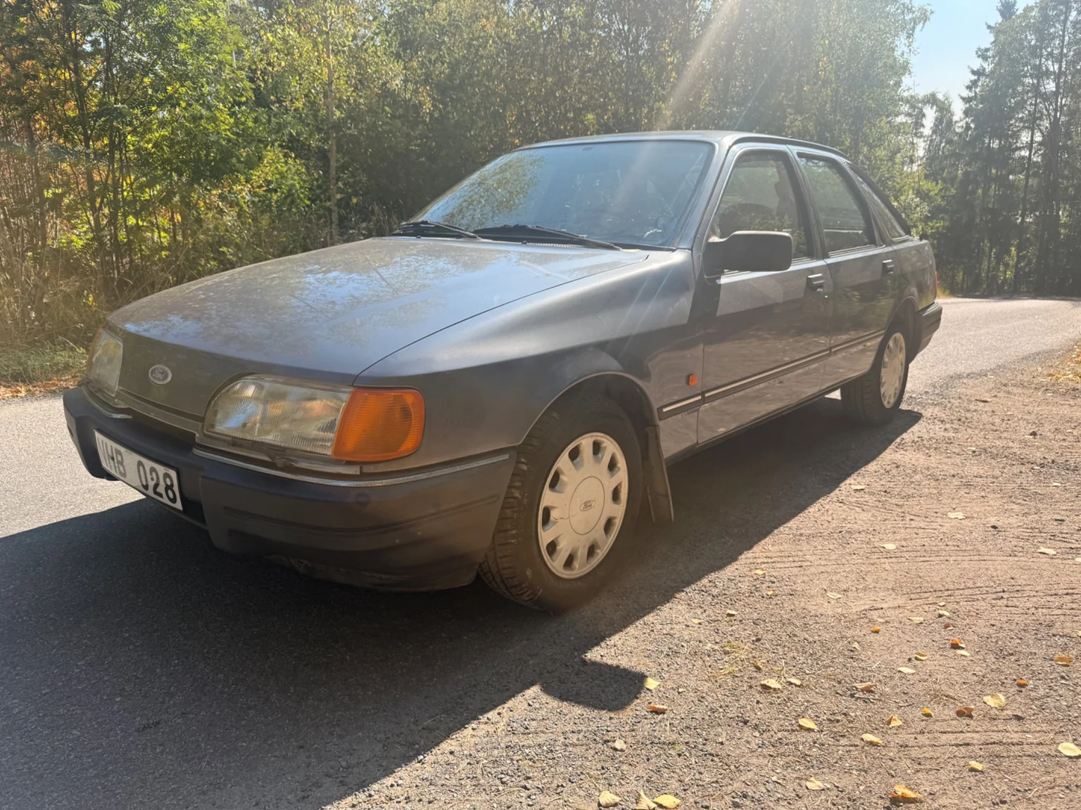 Exterior image of 1988 Ford Sierra 5-dörrar (1)
