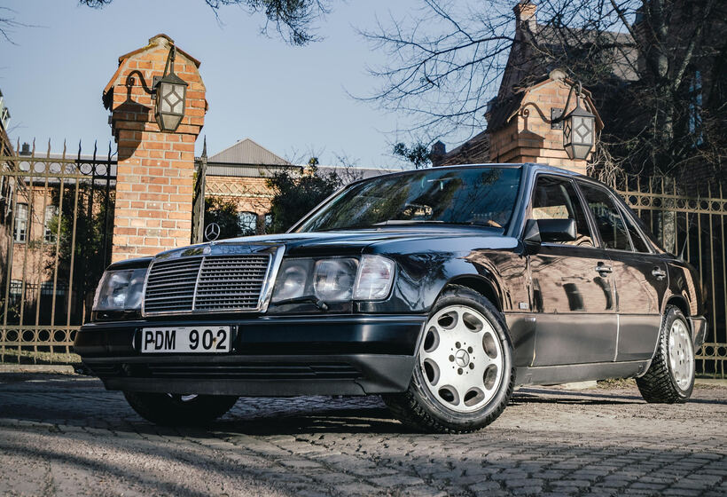 1991 Mercedes-Benz 300E-24