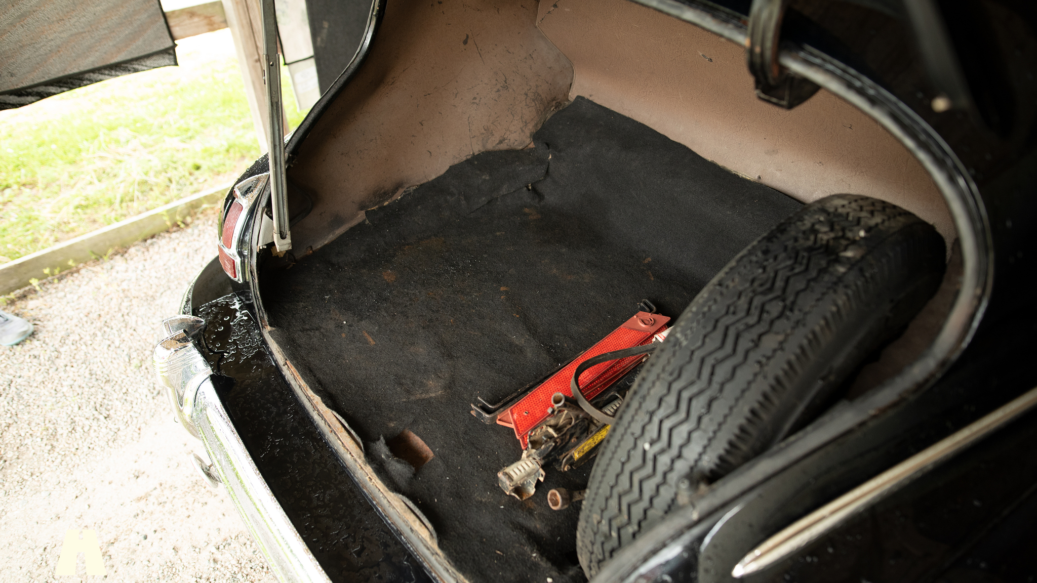 Interior image of 1949 Buick Super Eight (84)