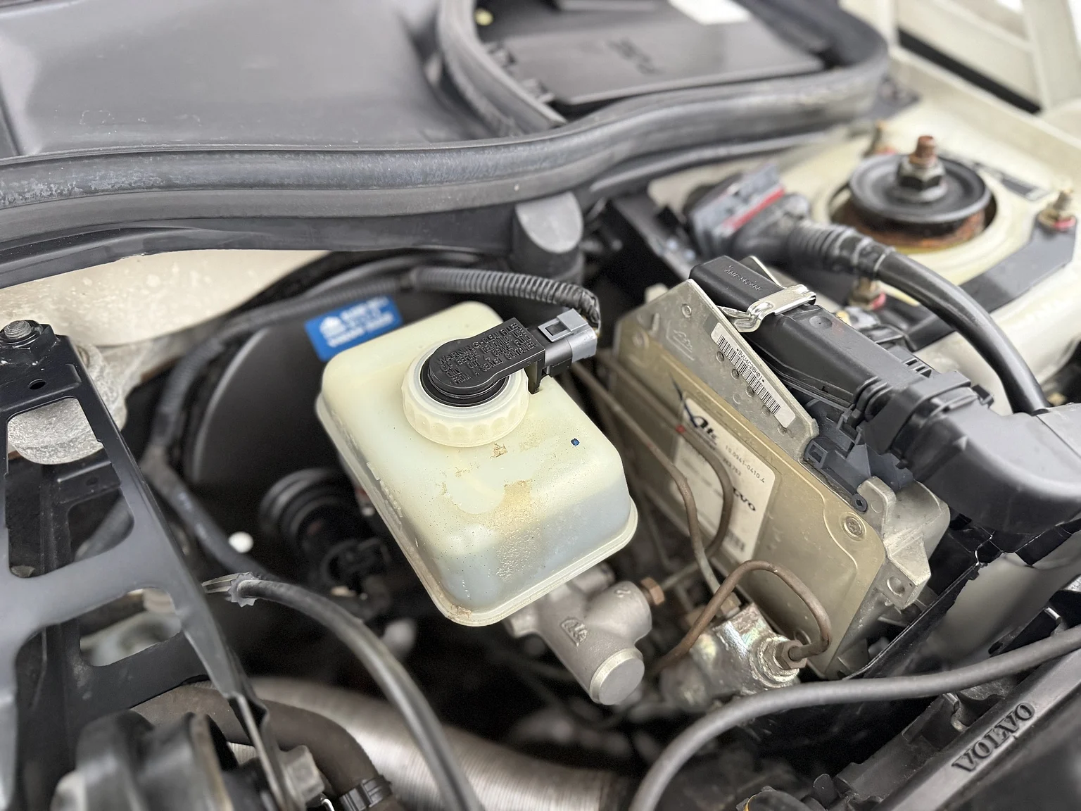 Image of 1994 Volvo 850 2.5 SE mechanics (9)