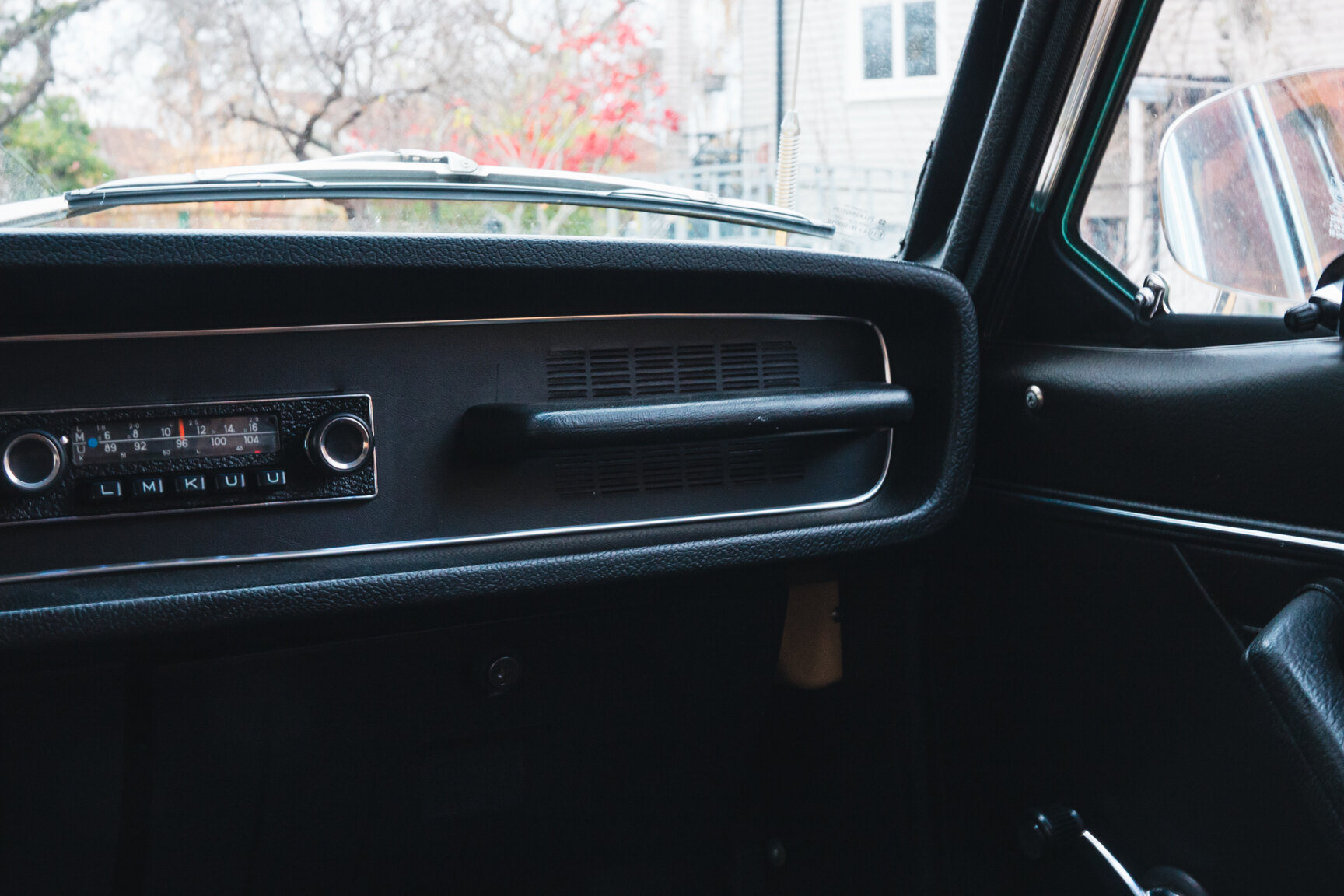 Interiörbild 1971 Volvo 144 2.0 Automat