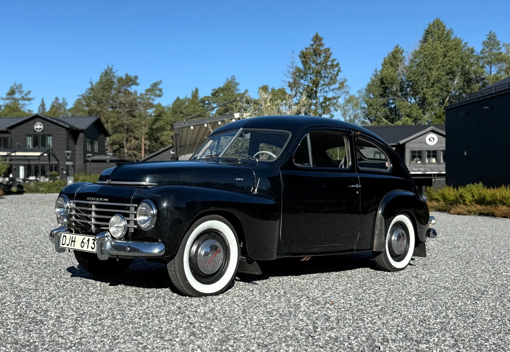 Exterior image of 1953 Volvo PV444E (1)