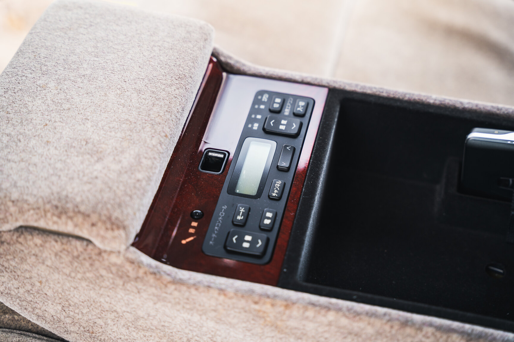 Interior image of 2000 Toyota Century
