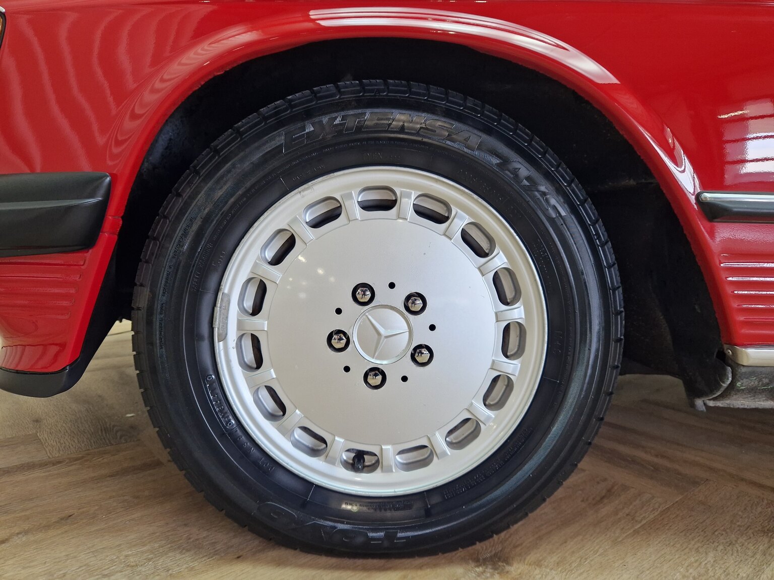 Aussenfoto Mercedes-Benz 560SL