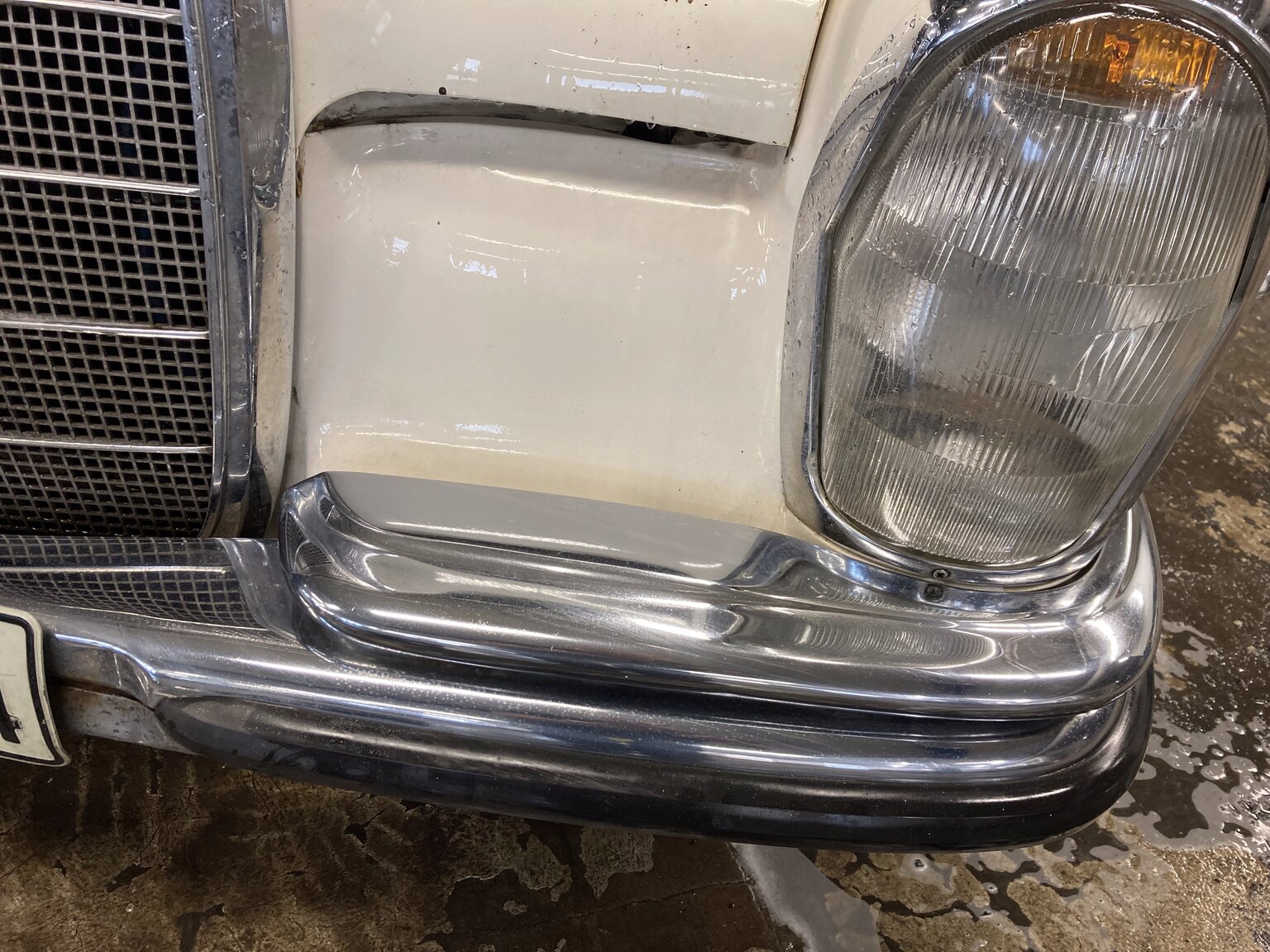 Exterior image of 1966 Mercedes-Benz 250s