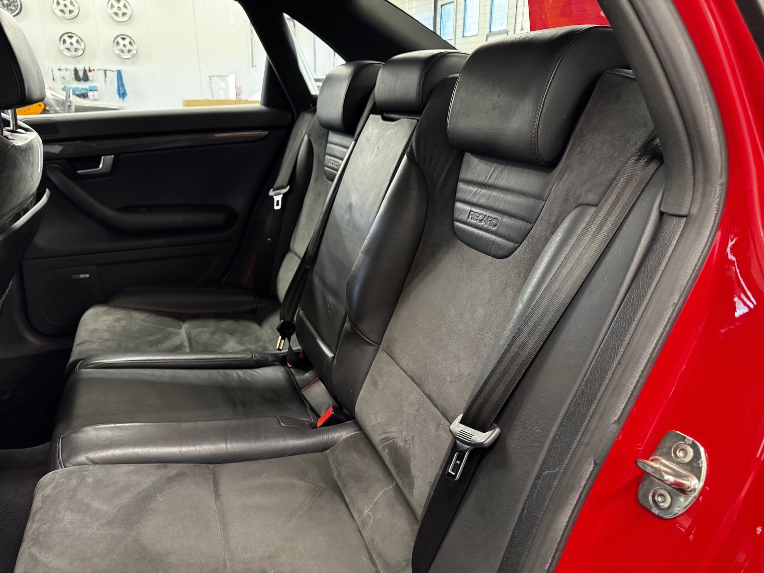 Interior image of 2007 Audi  S4 quattro 4.2 V8 manuell
