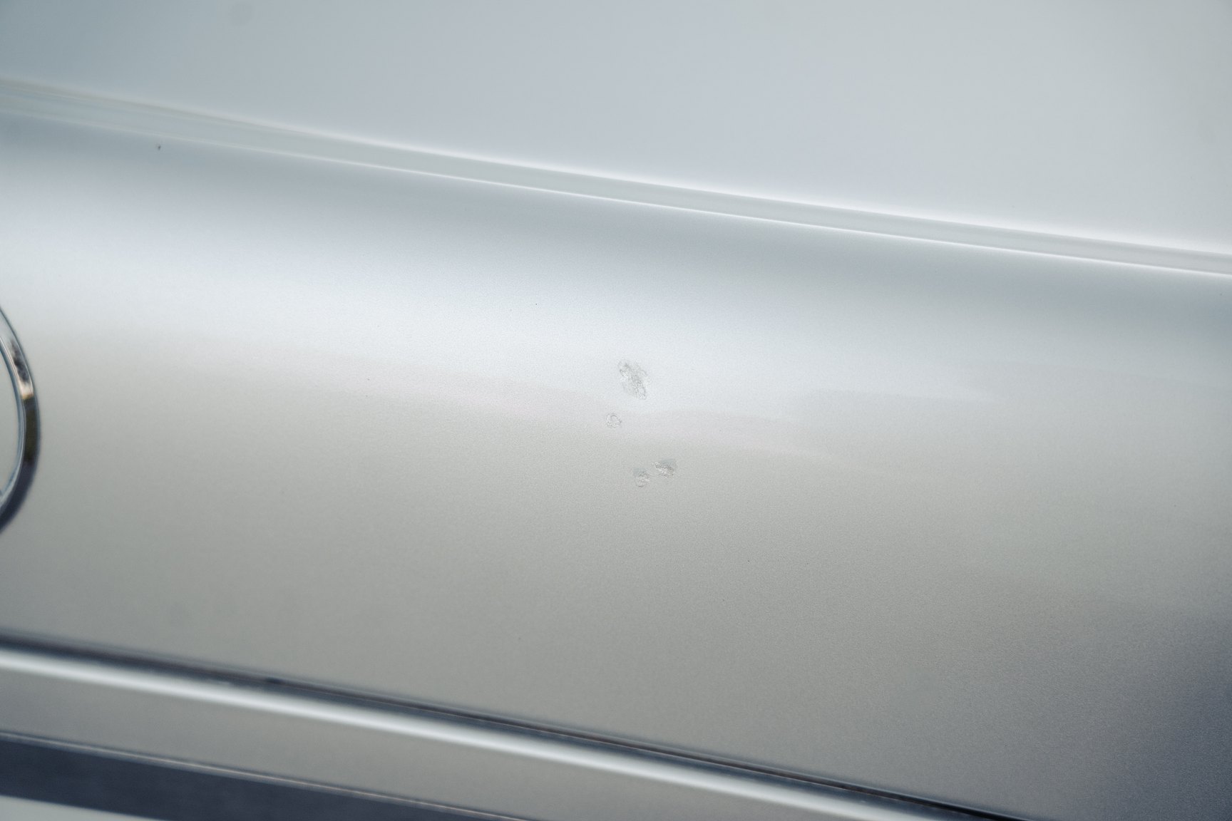 Exterior image of 1999 Mercedes-Benz S 320
