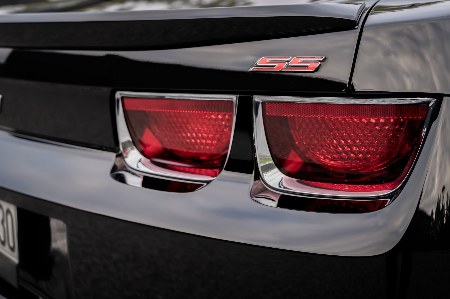 Exterior image of 2010 Chevrolet Camaro SS (35)