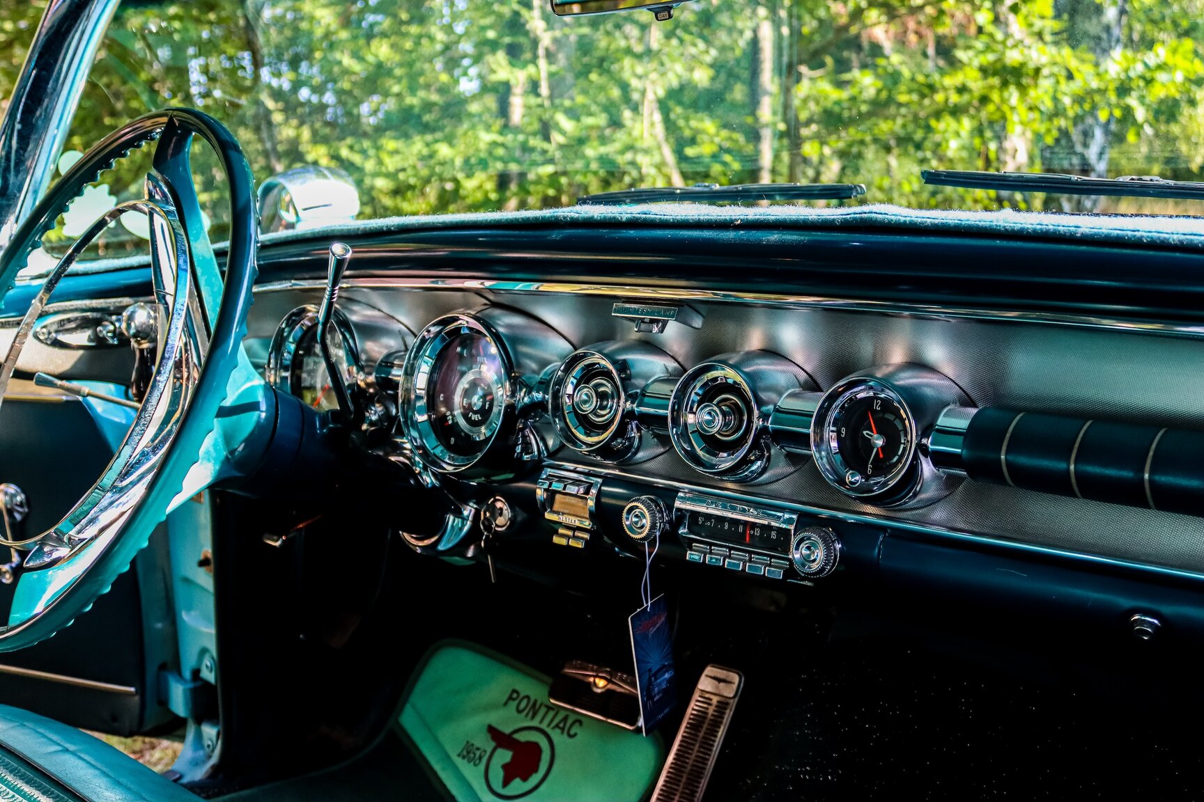 Interior image of 1958 Pontiac Bonneville