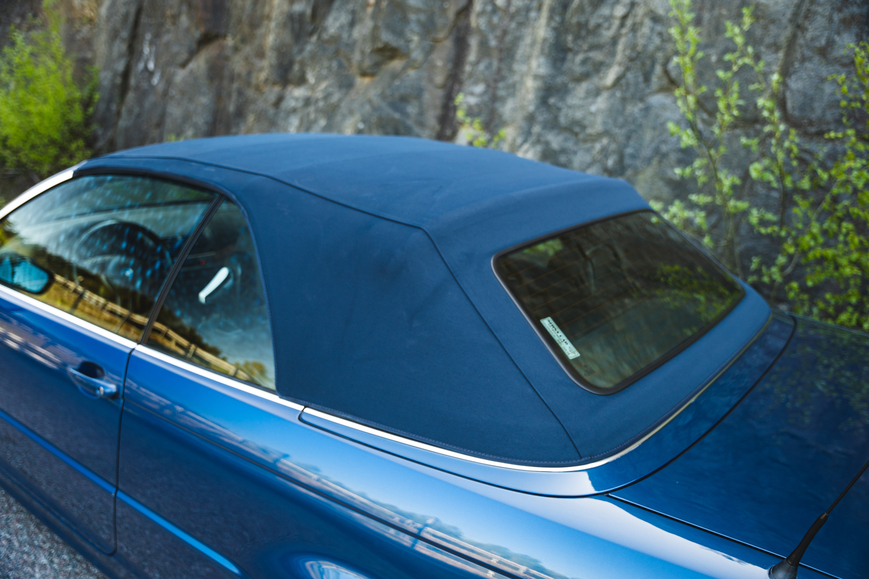 Exteriörbild på 2001 BMW E46 325 Cabriolet (11)