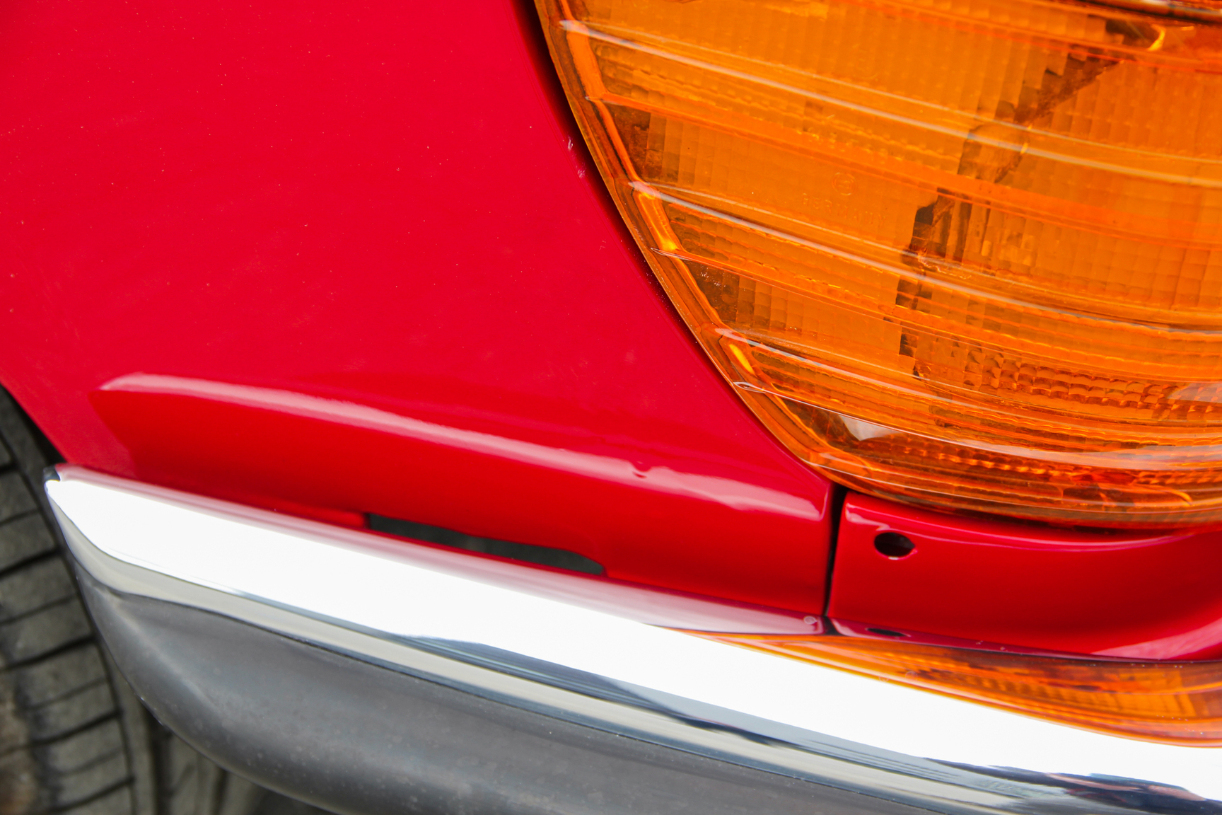 Exterior image of 1975 Mercedes-Benz 280 SL (26)