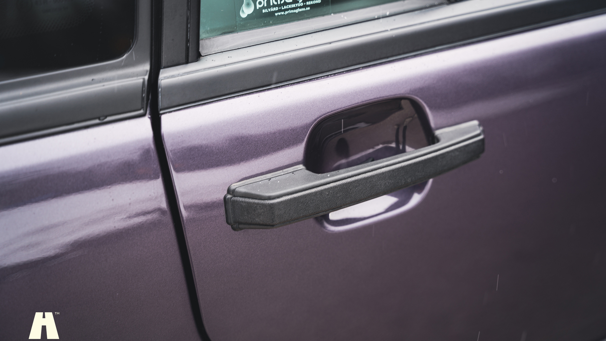 Exterior image of 1995 Volvo 940 SE