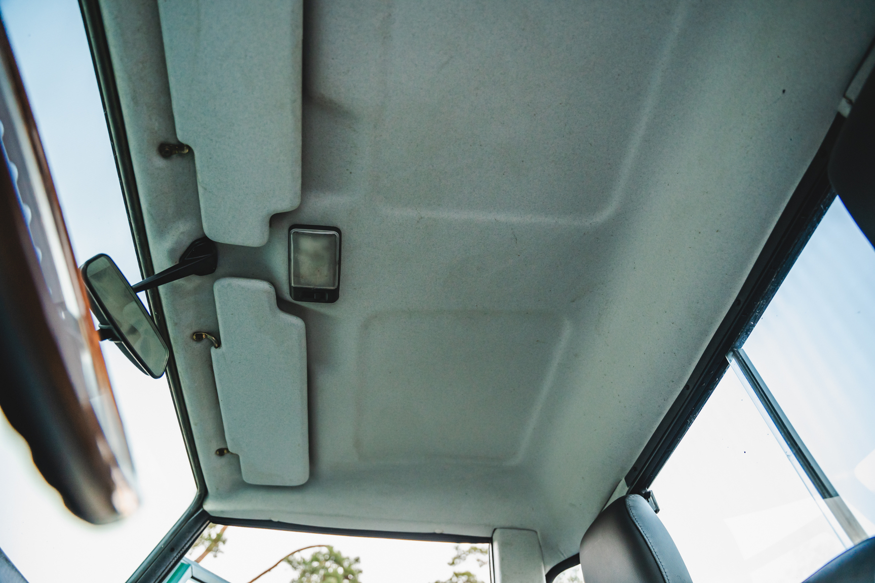 Interior image of 2003 Land Rover Defender TD5 90 Pickup (11)