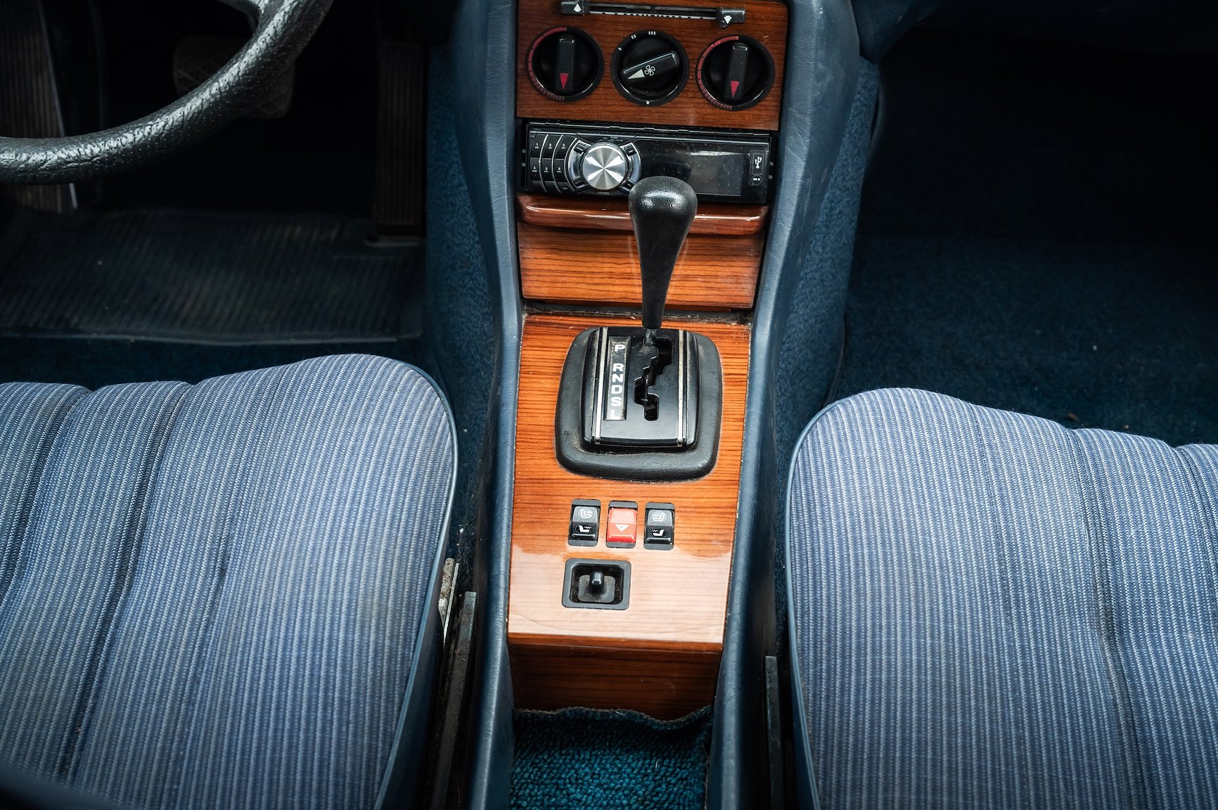 Interior image of 1985 Mercedes-Benz 200 Automatic