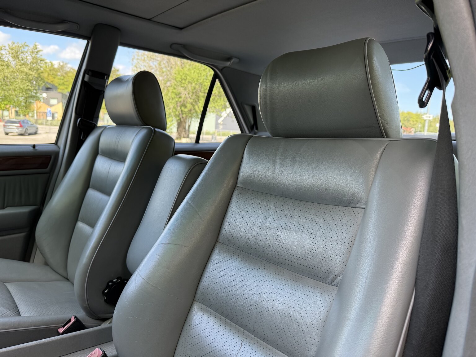 Interior image of 1991 Mercedes-Benz 300 E-24