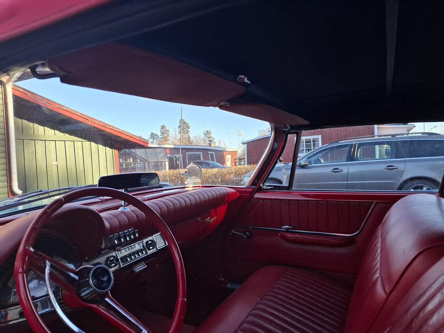 Interior image of 1961 Chrysler Newport Cabriolet