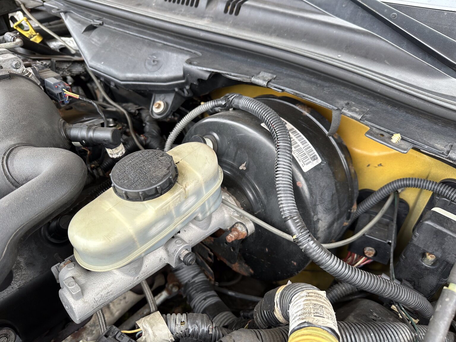 Image of 2011 Ford Crown Victoria New York Cab mechanics (18)