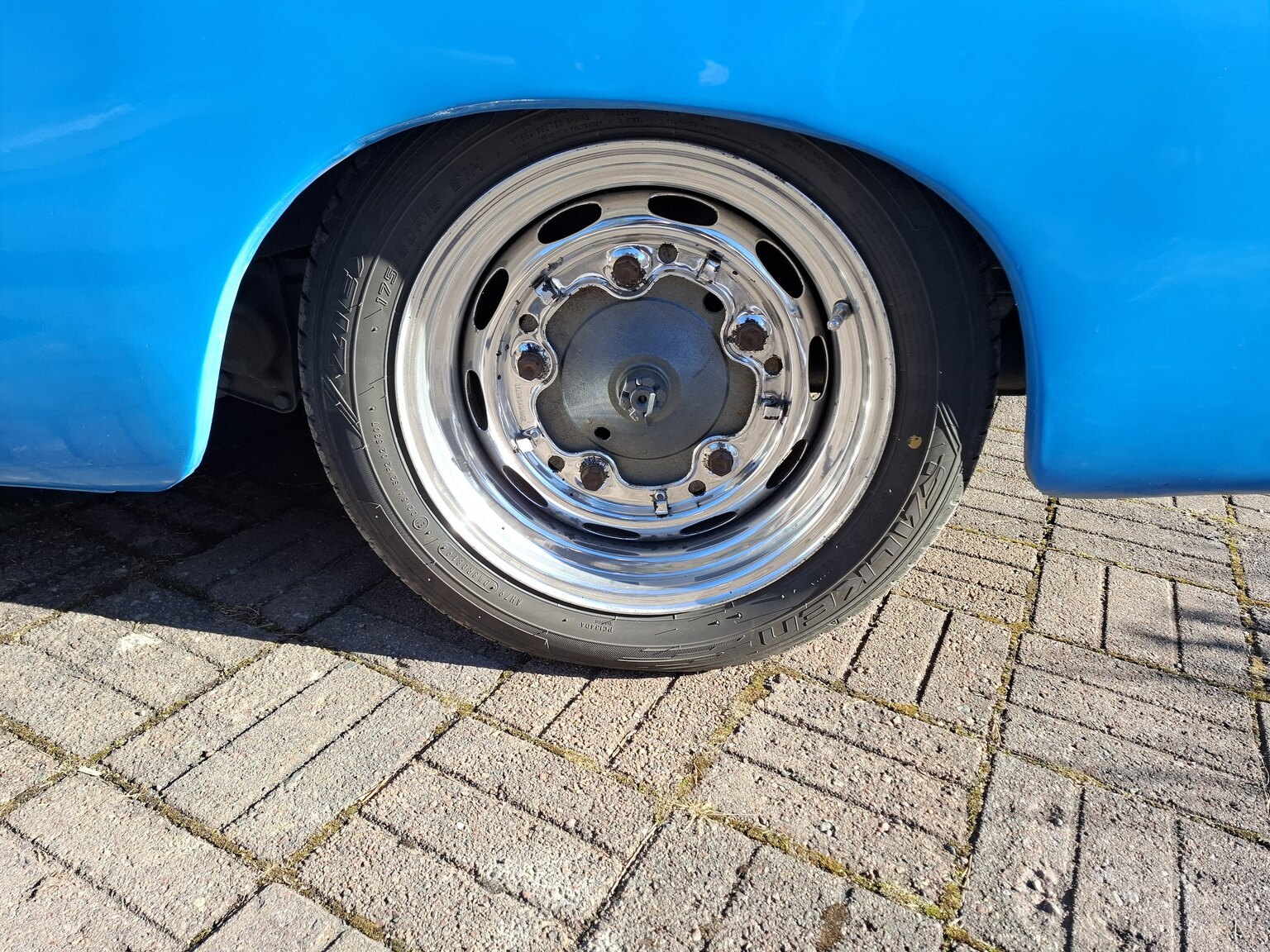 Exteriörbild på 1966 Volkswagen 1300 Karmann-Ghia