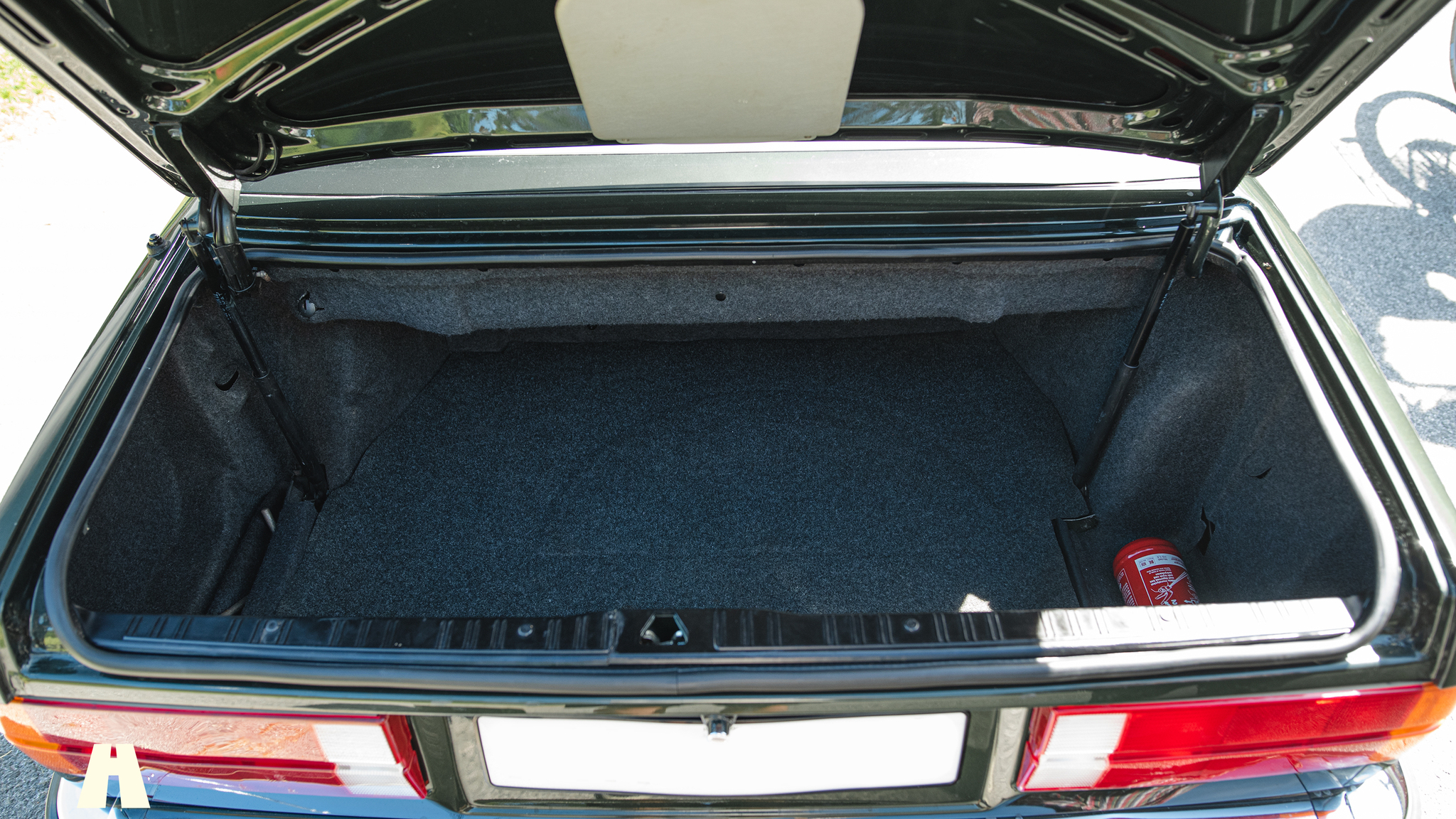 Innenraumfoto von 1990 BMW 320i Cabrio