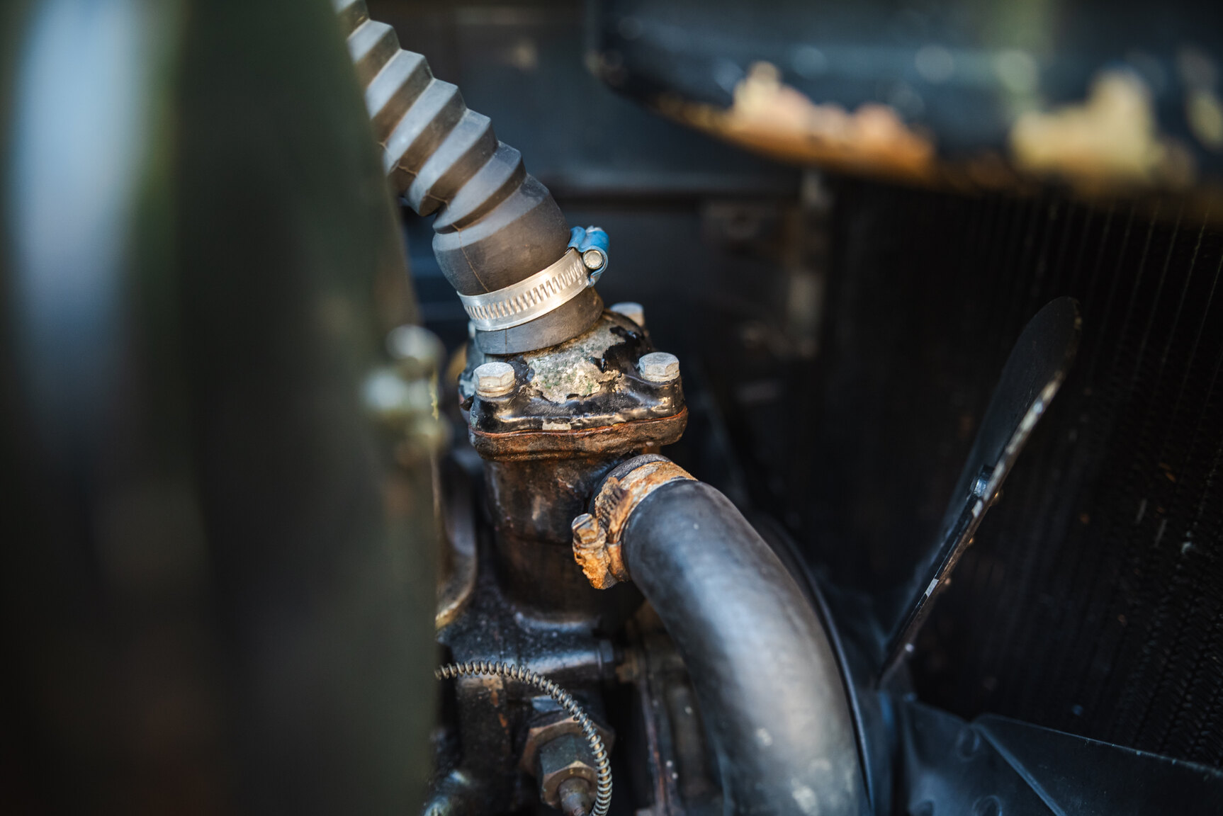 Image of 1950 Bentley 4 1/4 Litre mechanics