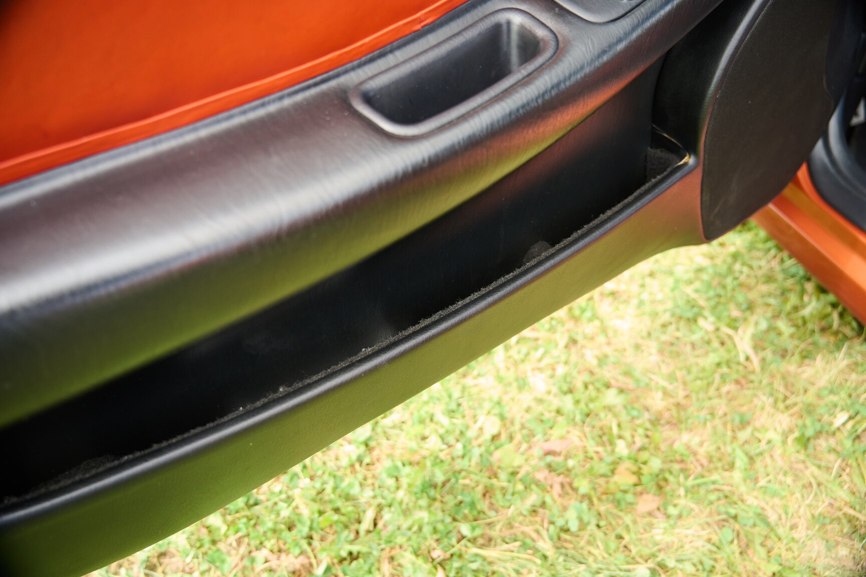 Innenraumfoto von 1999 Toyota MR2 2.0 Turbo