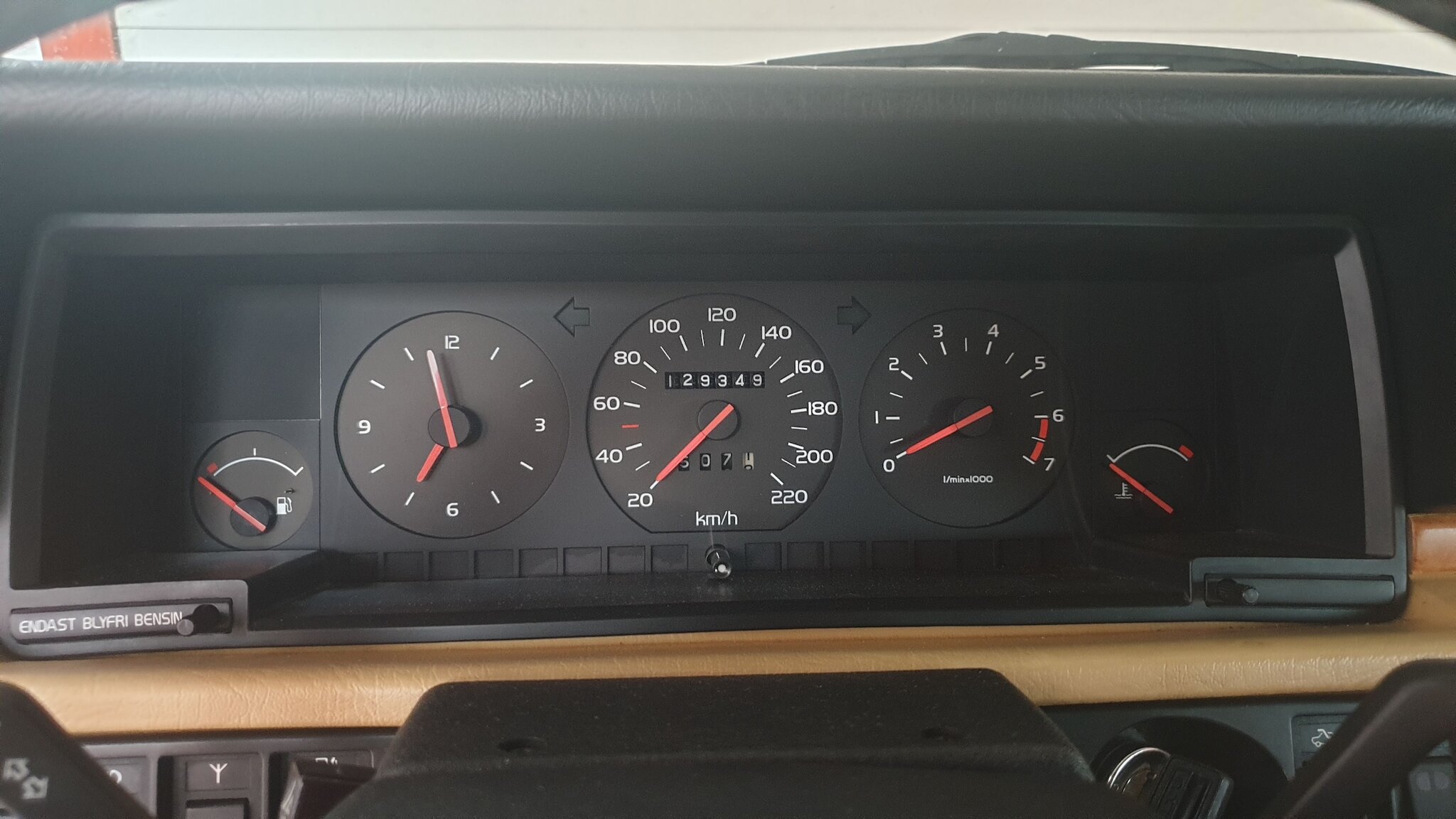 Interiörbild 1990 Volvo 780 Bertone