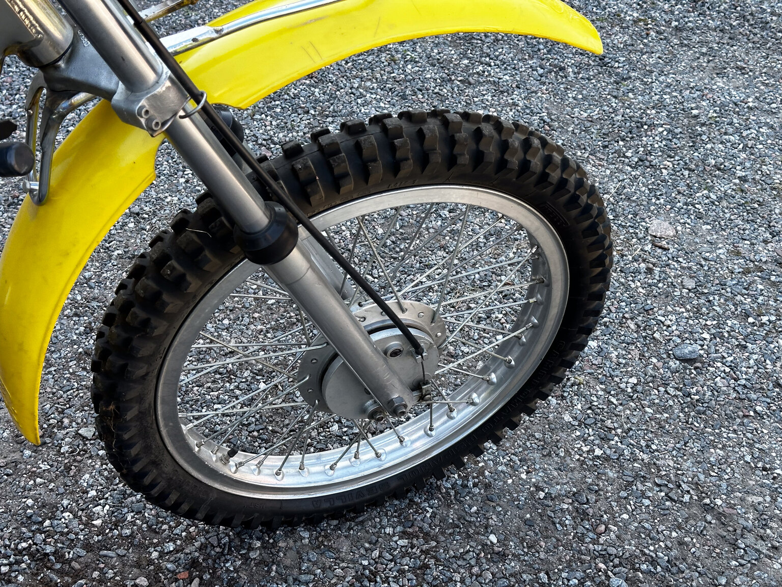 Exteriörbild på 1975 BSA Cheney 500