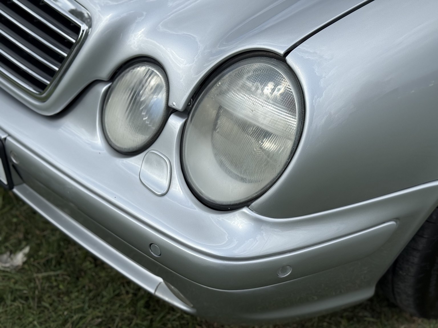 Exterior image of 2000 Mercedes-Benz CLK 55 AMG Coupé
